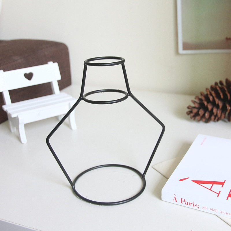 Difrent Iron Line Vase